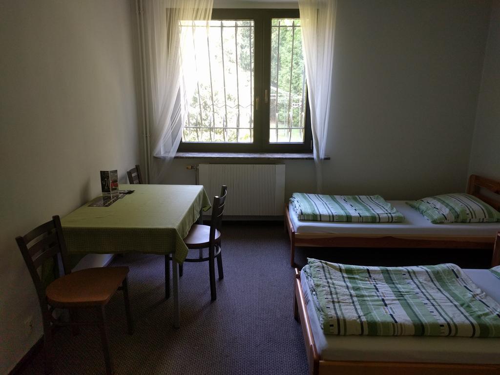 Hostel Drzymaly Poznan Ngoại thất bức ảnh